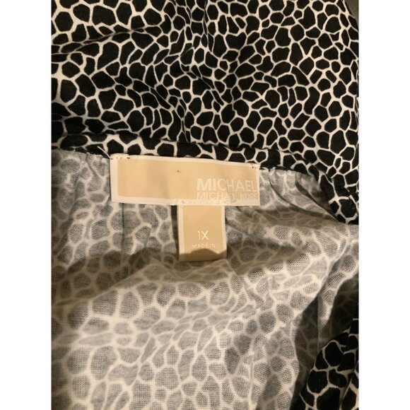 Michael Kors Black & White Geometric Patterned Short Sleeve Shirt,  Size 1X Plus - Picture 7 of 7